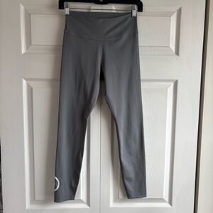 Nike Peloton Dri-Fit S Athletic Cycling Yoga‎ Running Leggings Gray Logo Ankle